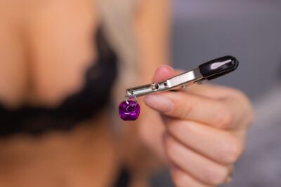 Stimulace prsou – jak hladit a vzrušit partnerku?