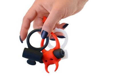 Orgasmus pod kontrolou – erekční kroužky a další pomůcky pro prodloužení potěšení